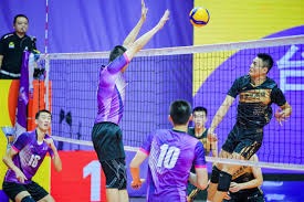 青岛西海岸迎战武汉三镇，中超赛场再现“旧主之战”